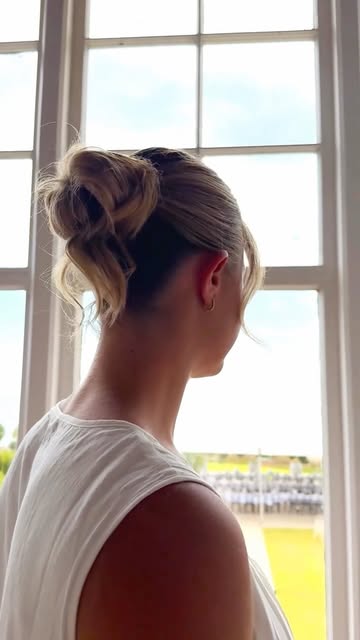 A bridal upstyle
