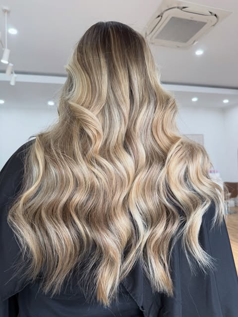 Back to a lived-in blonde